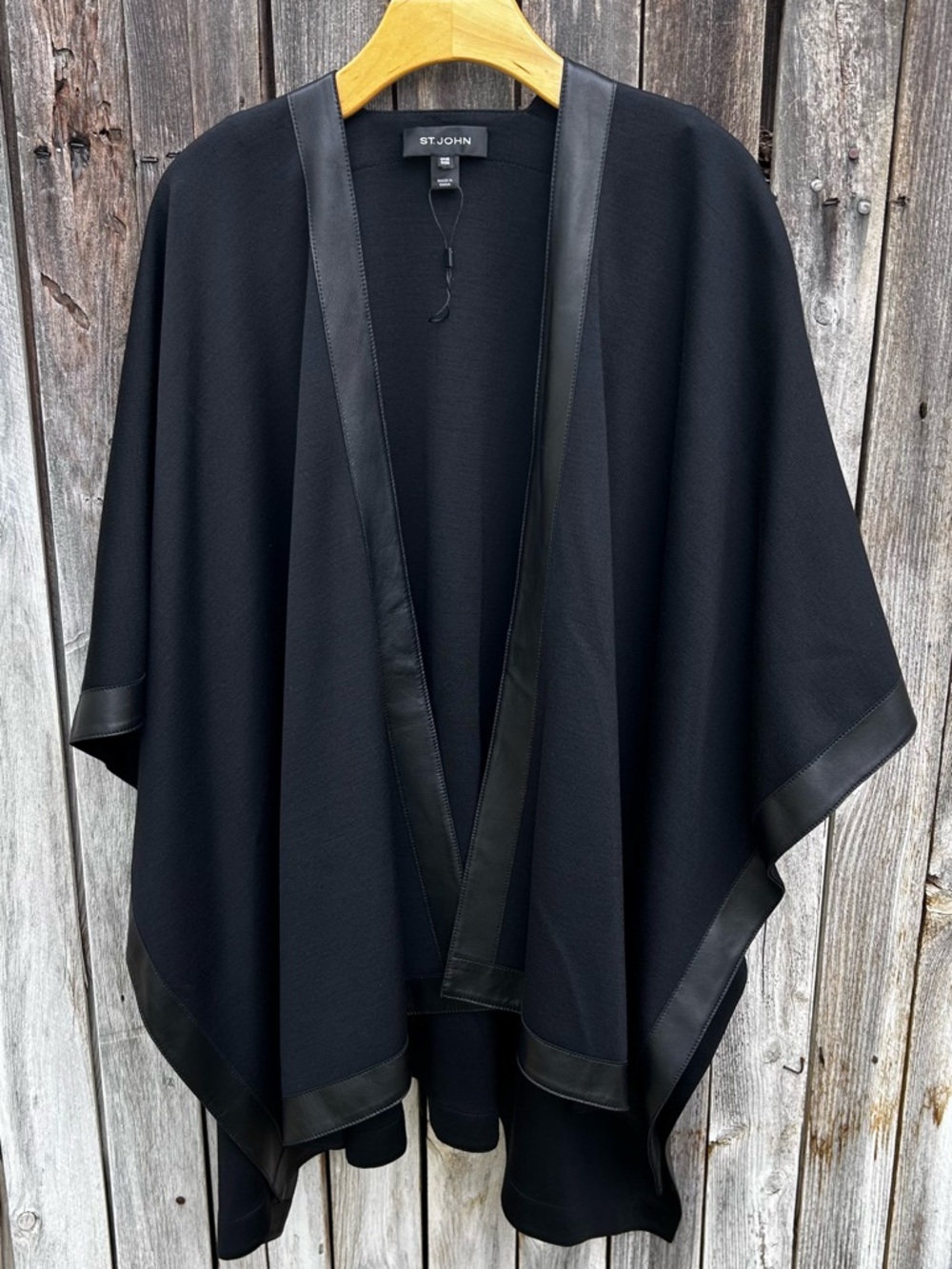 New St. John Milano Knit Leather Trim Cape Wool Rayon Black OS - Picture 14 of 14